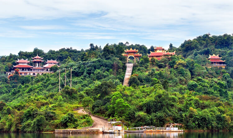 Hồ Truồi – Thiền Viện Trúc Lâm