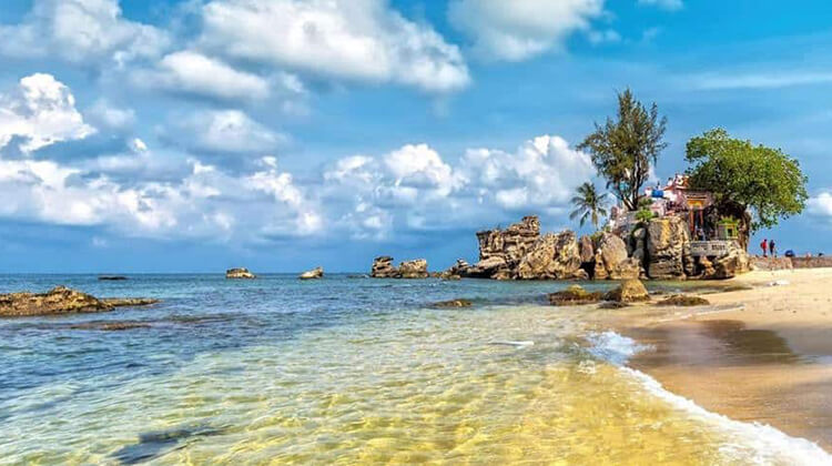 Vé máy bay đi Phú Quốc Khám phá Dinh Cậu
